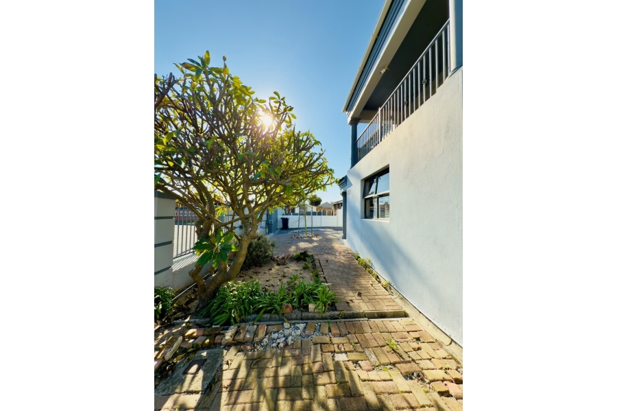 4 Bedroom Property for Sale in Kensington Western Cape
